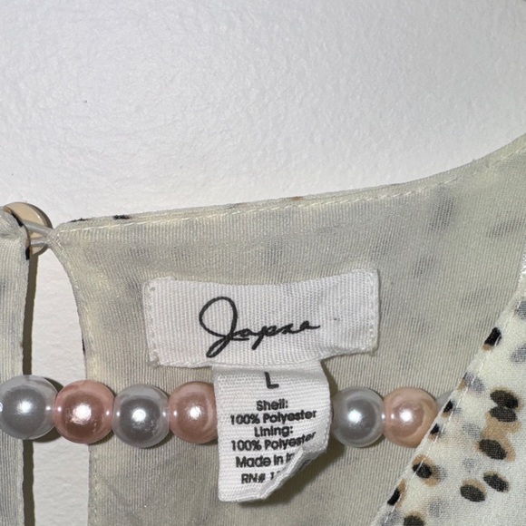 Elegant Cream Patterned Dress - Picture 4 of 5